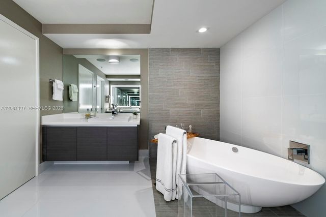 300 Sunny Isles Blvd 4-1702, Sunny Isles Beach, FL 33160