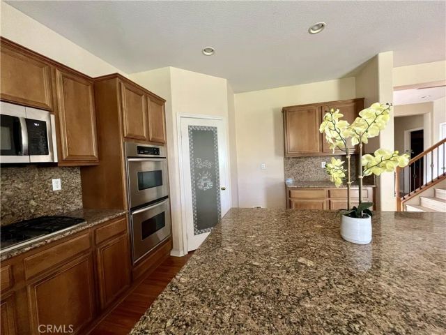 7271 Blue Crab Court, Eastvale, CA 92880