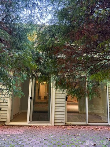 264 Palombi Court, East Brunswick, NJ 08816