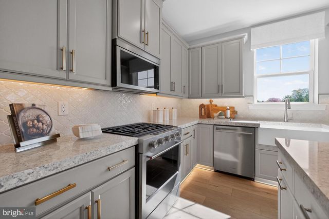 3107 GRANTARTHUR CT, Whitehall, PA 18052