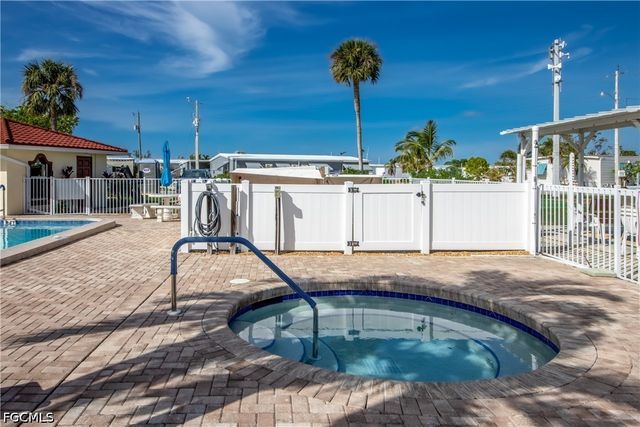 7144 Ladyfish DR, St James City, FL 33956