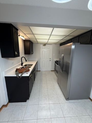 17525 71st Court 2C, Tinley Park, IL 60477