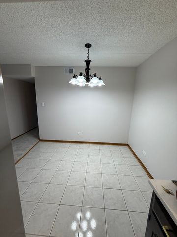 17525 71st Court 2C, Tinley Park, IL 60477