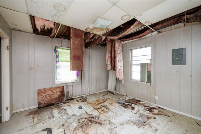 2595 Arkansas St, Ingleside, TX 78362