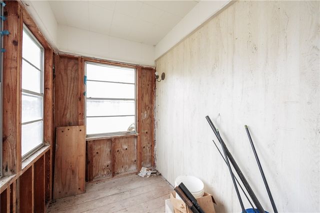 2595 Arkansas St, Ingleside, TX 78362