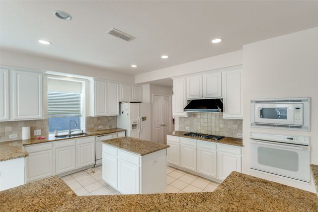 8708 Berwick Drive, Plano, TX 75025