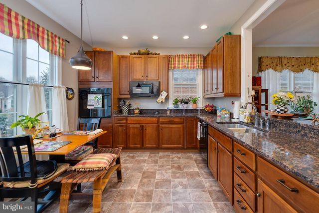 617 REDBUD LN, Woodstock, VA 22664