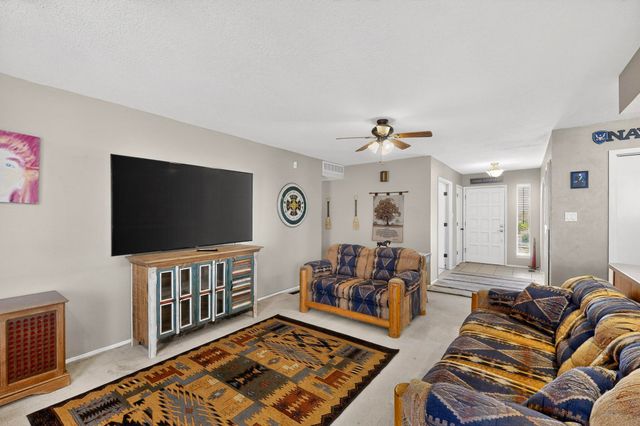 3511 Oakmount Drive SE, Rio Rancho, NM 87124