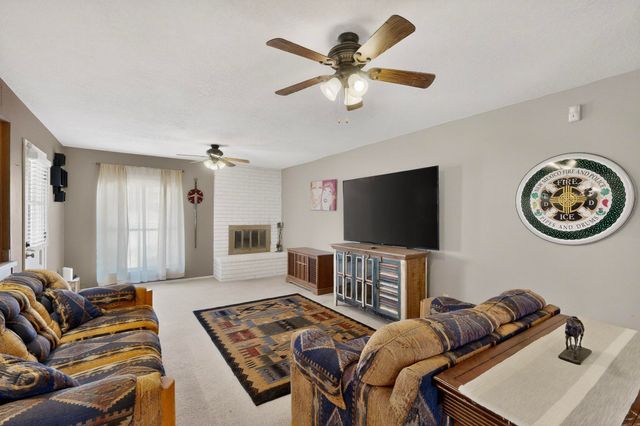 3511 Oakmount Drive SE, Rio Rancho, NM 87124