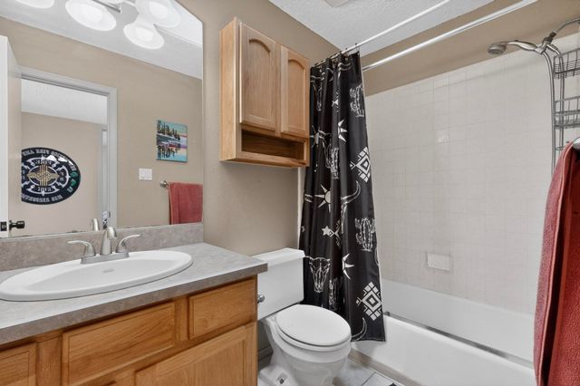 3511 Oakmount Drive SE, Rio Rancho, NM 87124