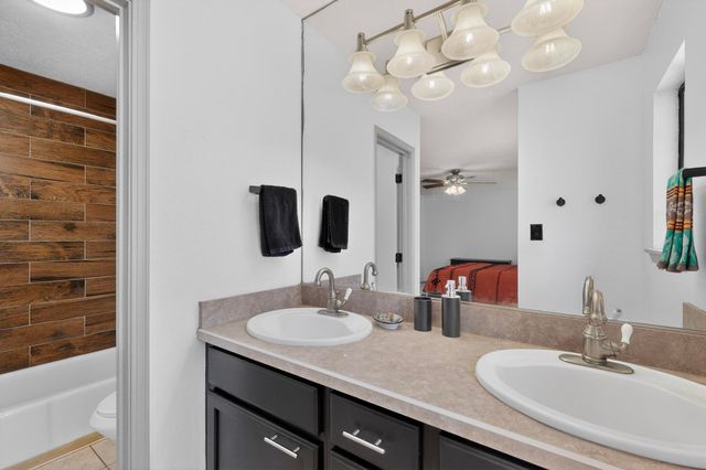 3511 Oakmount Drive SE, Rio Rancho, NM 87124