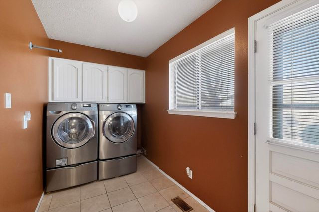 3511 Oakmount Drive SE, Rio Rancho, NM 87124