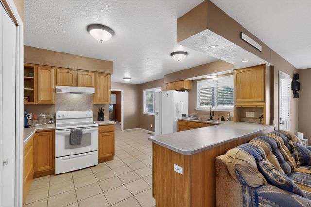 3511 Oakmount Drive SE, Rio Rancho, NM 87124