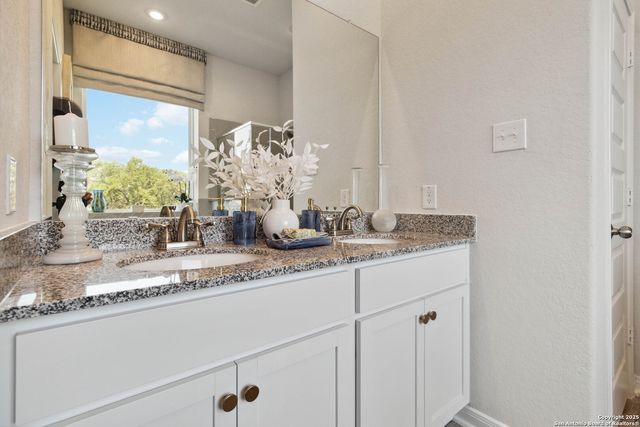 8526 Red Hawk Loop, San Antonio, TX 78222