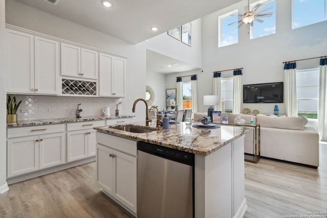 8526 Red Hawk Loop, San Antonio, TX 78222
