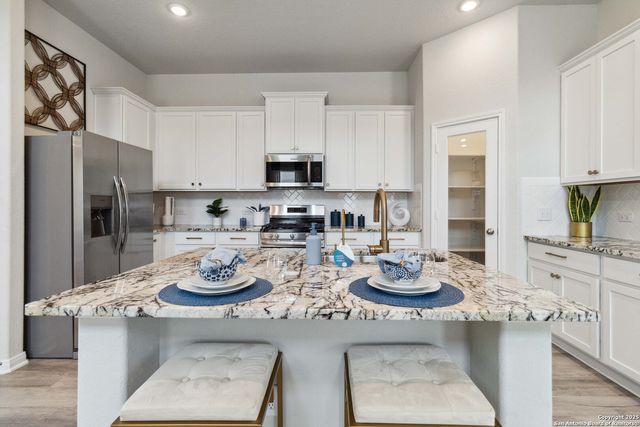 8526 Red Hawk Loop, San Antonio, TX 78222