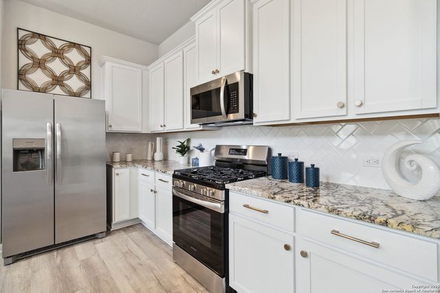 8526 Red Hawk Loop, San Antonio, TX 78222