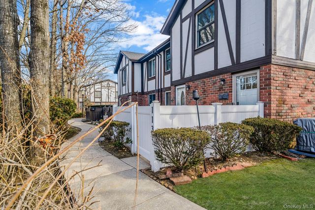 113 Birchwood Road 113, Medford, NY 11763