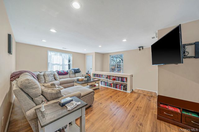 113 Birchwood Road 113, Medford, NY 11763