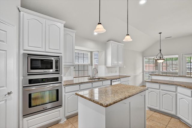 4502 Warbler Lane, Garland, TX 75043