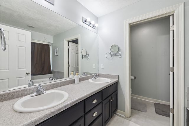 1409 E 19th Street, Norwalk, IA 50211