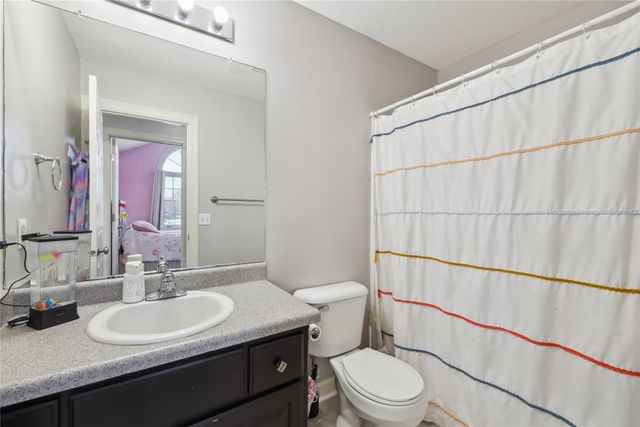 1409 E 19th Street, Norwalk, IA 50211