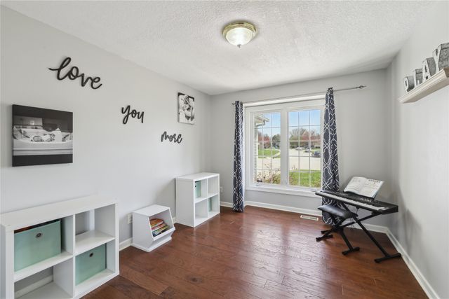 1409 E 19th Street, Norwalk, IA 50211