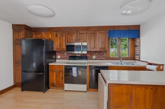 151 Grove Street, Peterborough, NH 03458