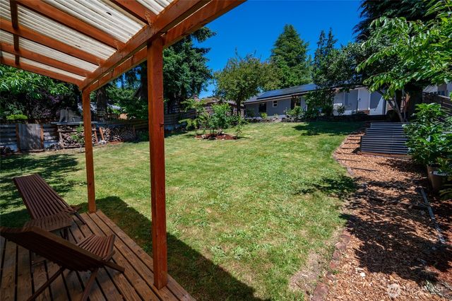 14717 22nd Avenue NE, Shoreline, WA 98155