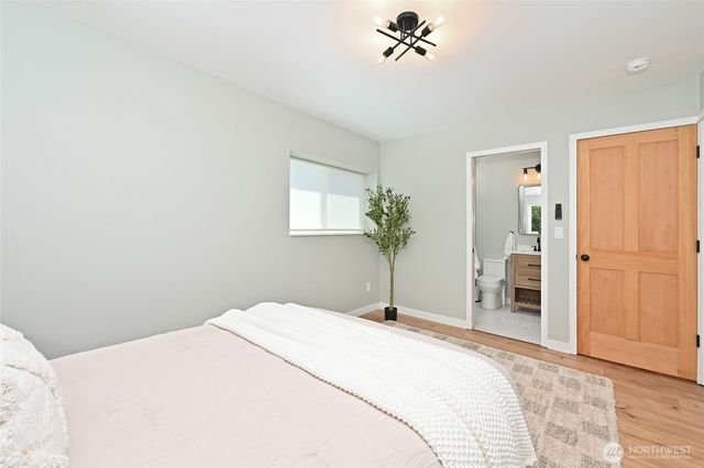 14717 22nd Avenue NE, Shoreline, WA 98155