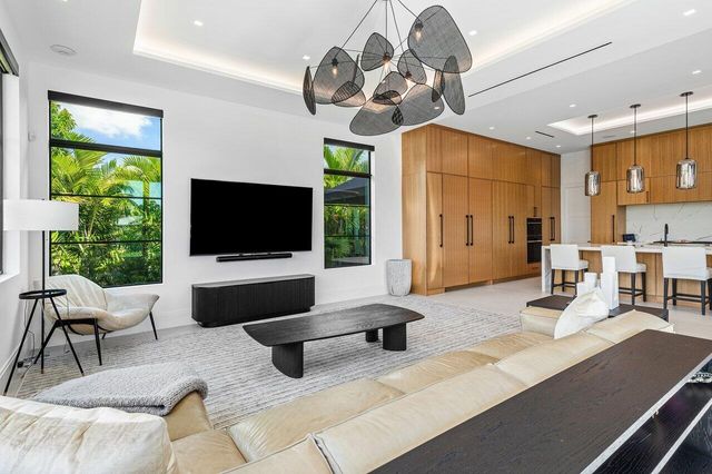 830 Lake Shore Drive, Delray Beach, FL 33444