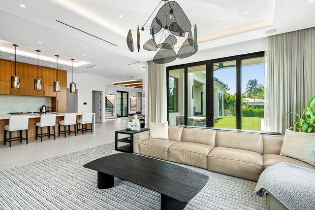 830 Lake Shore Drive, Delray Beach, FL 33444