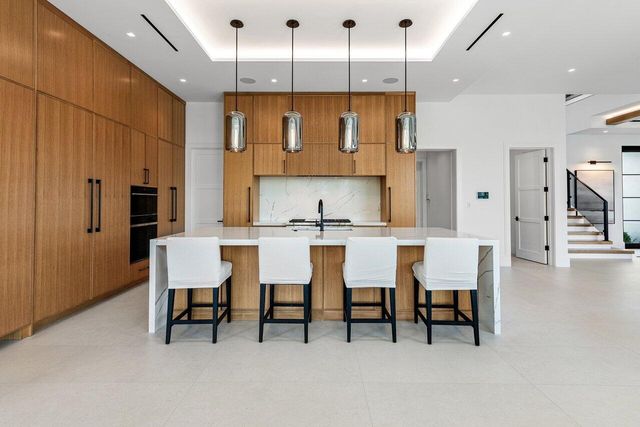 830 Lake Shore Drive, Delray Beach, FL 33444