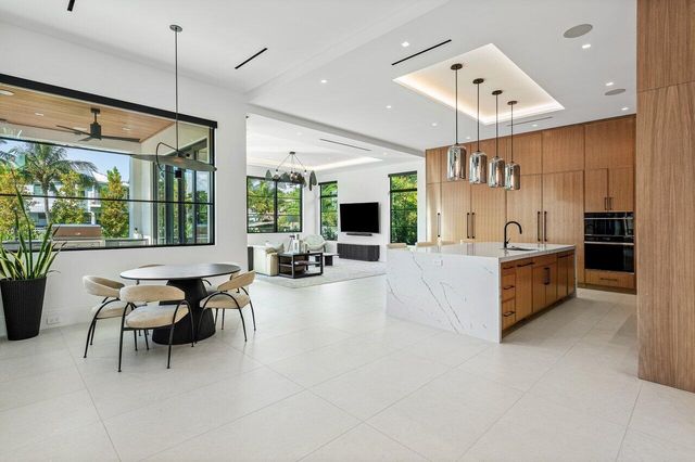 830 Lake Shore Drive, Delray Beach, FL 33444