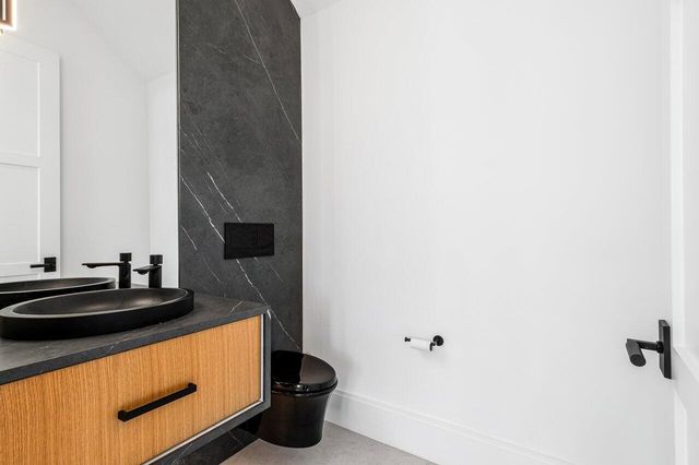 830 Lake Shore Drive, Delray Beach, FL 33444