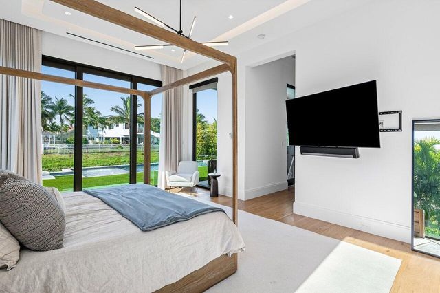 830 Lake Shore Drive, Delray Beach, FL 33444