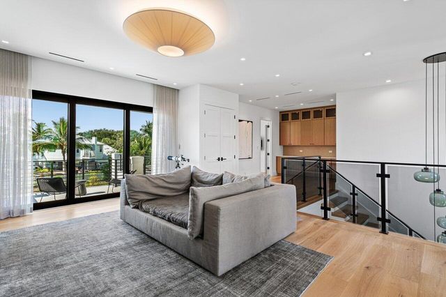 830 Lake Shore Drive, Delray Beach, FL 33444