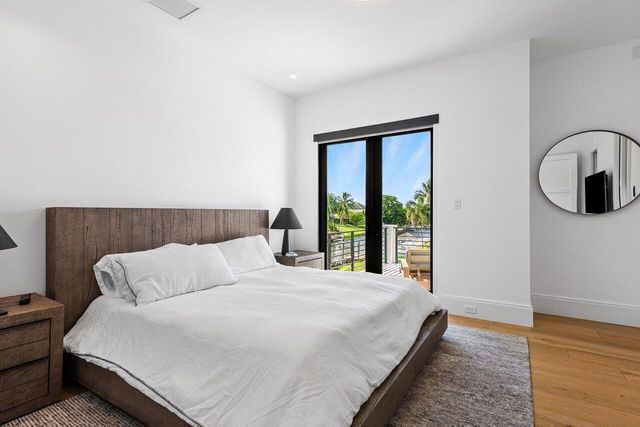 830 Lake Shore Drive, Delray Beach, FL 33444