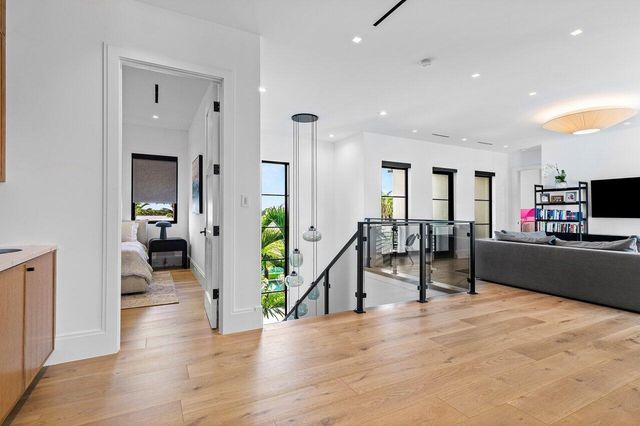 830 Lake Shore Drive, Delray Beach, FL 33444