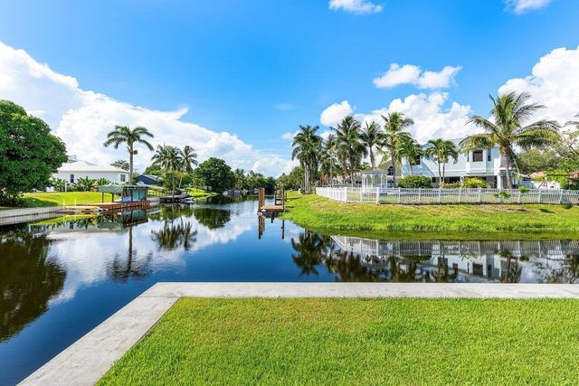 830 Lake Shore Drive, Delray Beach, FL 33444