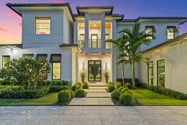 830 Lake Shore Drive, Delray Beach, FL 33444