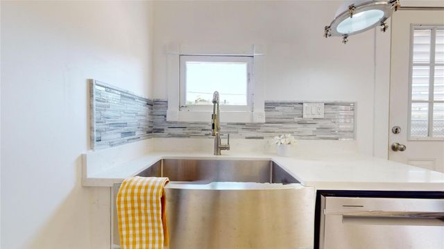 1711 Avenue M, Galveston, TX 77550