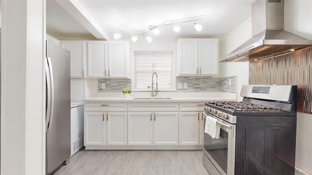 1711 Avenue M, Galveston, TX 77550