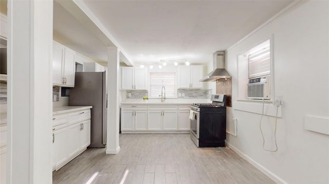 1711 Avenue M, Galveston, TX 77550