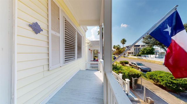 1711 Avenue M, Galveston, TX 77550