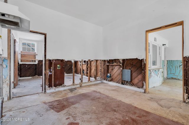 40 N Shore Boulevard, Keansburg, NJ 07734