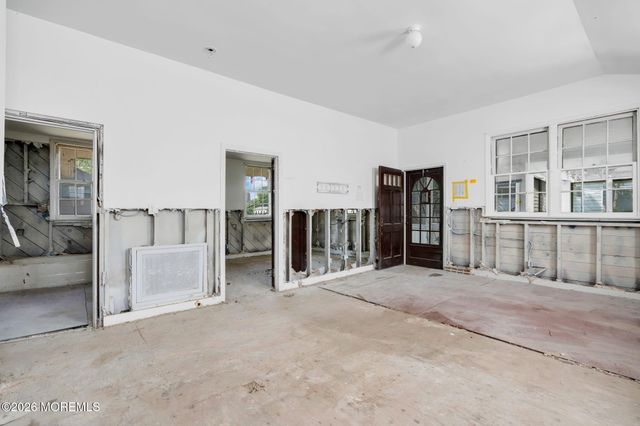40 N Shore Boulevard, Keansburg, NJ 07734