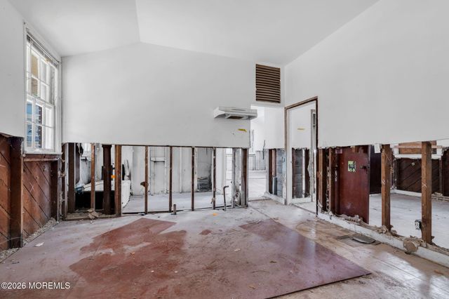 40 N Shore Boulevard, Keansburg, NJ 07734