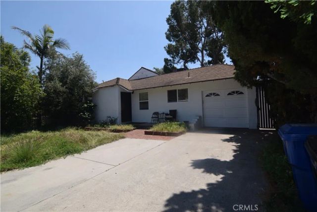 9930 Saticoy Street, Burbank, CA 91504