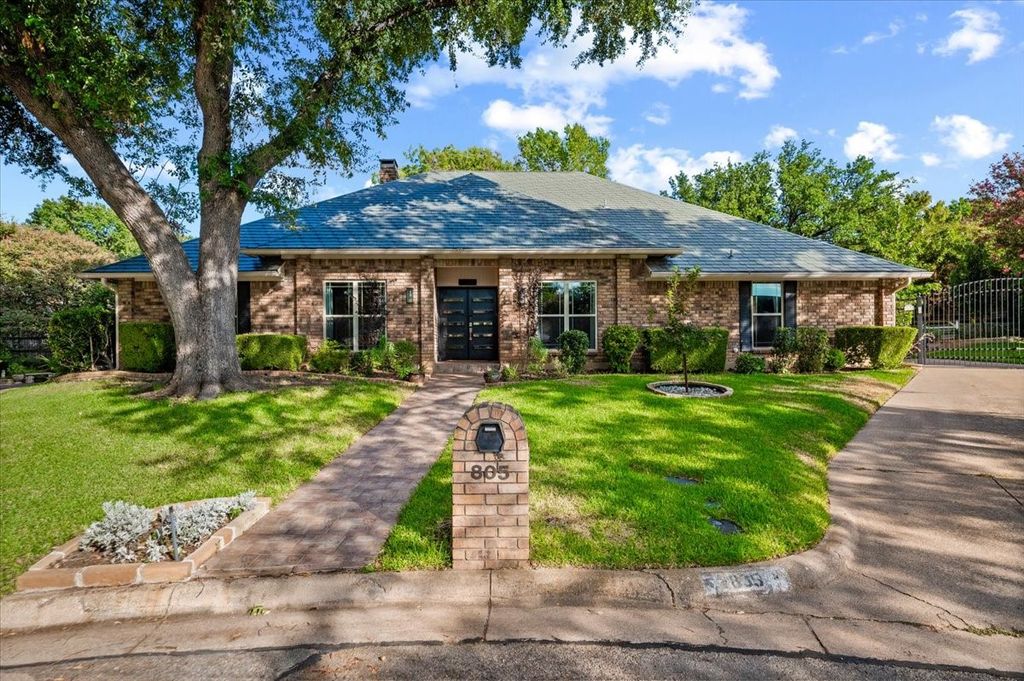 805 Shadycreek Court, Arlington, TX 76013 — photo 2